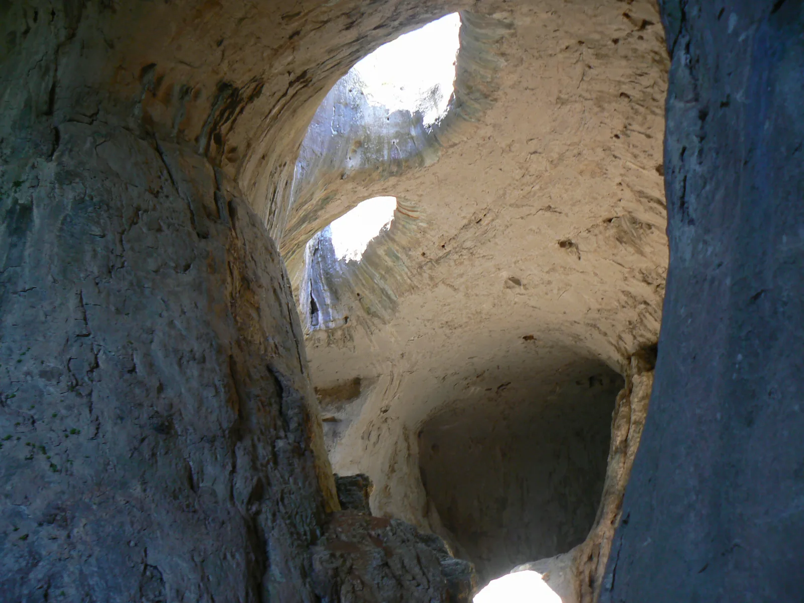 Prohodna Cave, cover photo